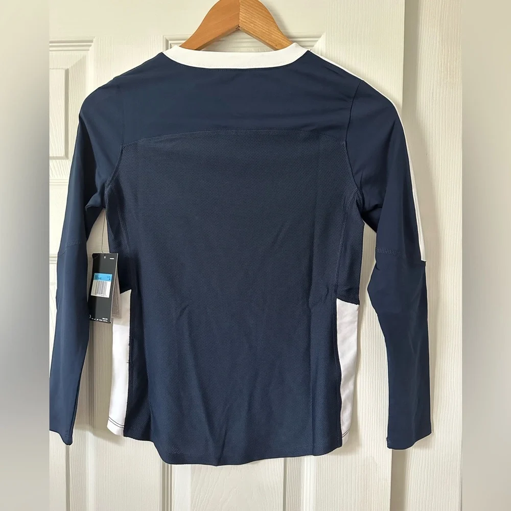 Nike NWT Girls Medium navy/white V Neck